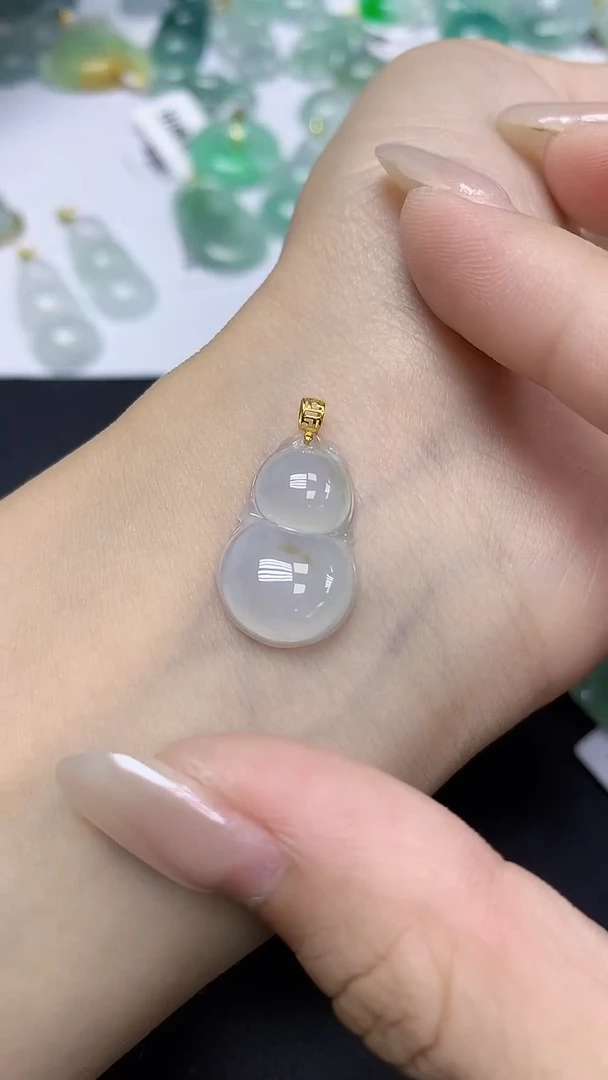 翡翠18K金镶嵌颈饰天然缅甸翡翠A货