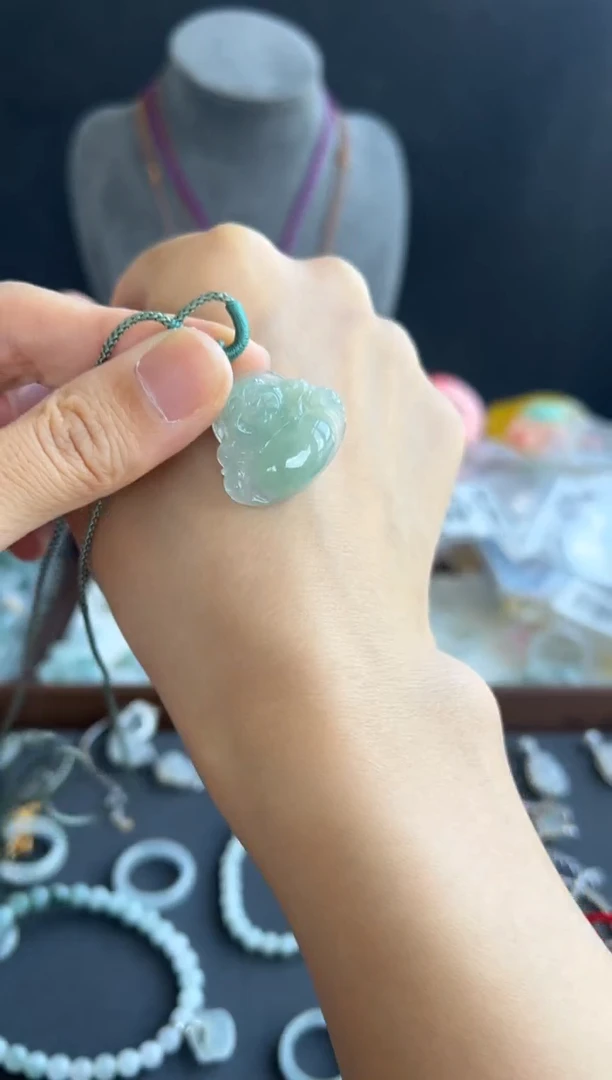 翡翠未镶嵌颈饰227买断