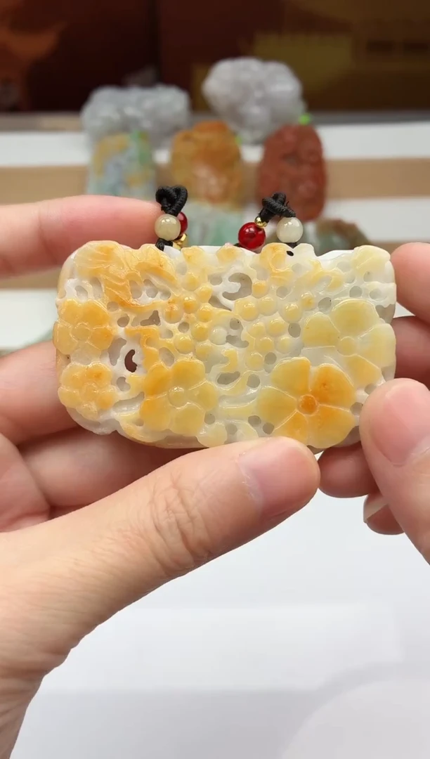 颈饰未镶嵌翡翠牌子