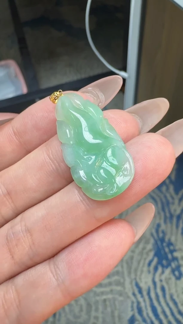 【闪购商品】翡翠颈饰18K金镶嵌缅甸翡翠A货吊坠