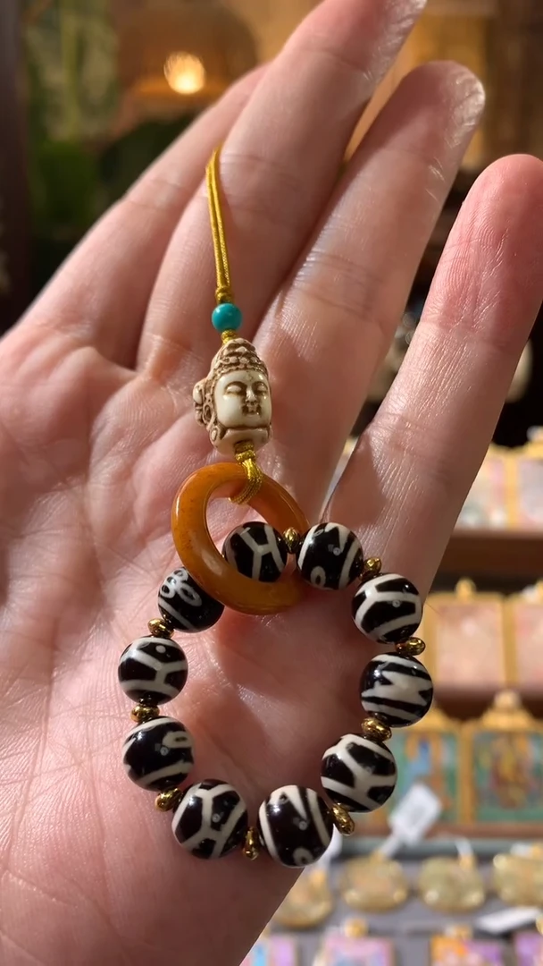 玛瑙/玉髓挂件未镶嵌黑白天珠设计款挂件