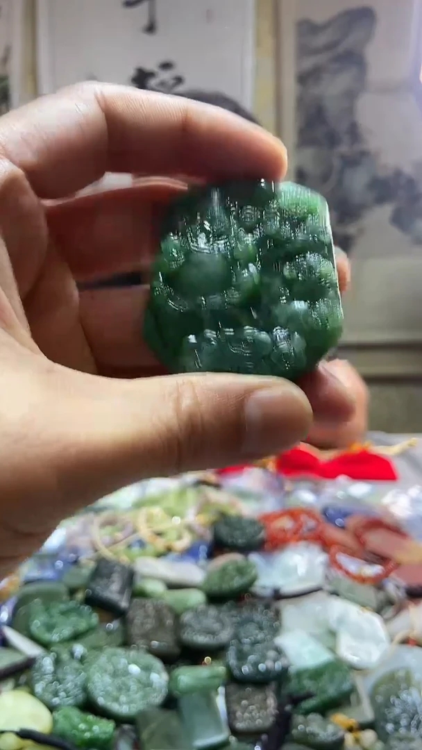 颈饰未镶嵌和田玉（碧玉）和田玉碧玉牌子