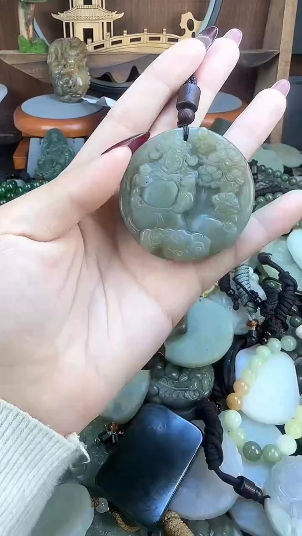 颈饰未镶嵌和田玉1