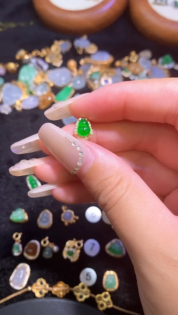 颈饰银S925镶嵌翡翠天然a货翡翠