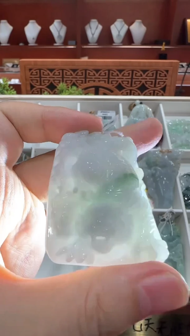 翡翠挂件未镶嵌A货翡翠多样性孤品