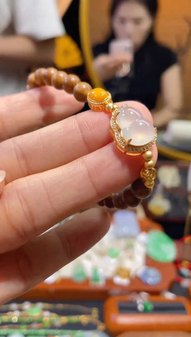 颈饰未镶嵌翡翠假一赔三