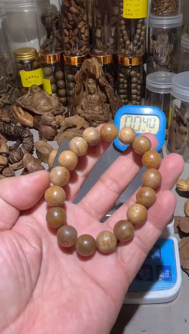 沉香沉香碎屑私***版柬埔寨菩萨9（克）+