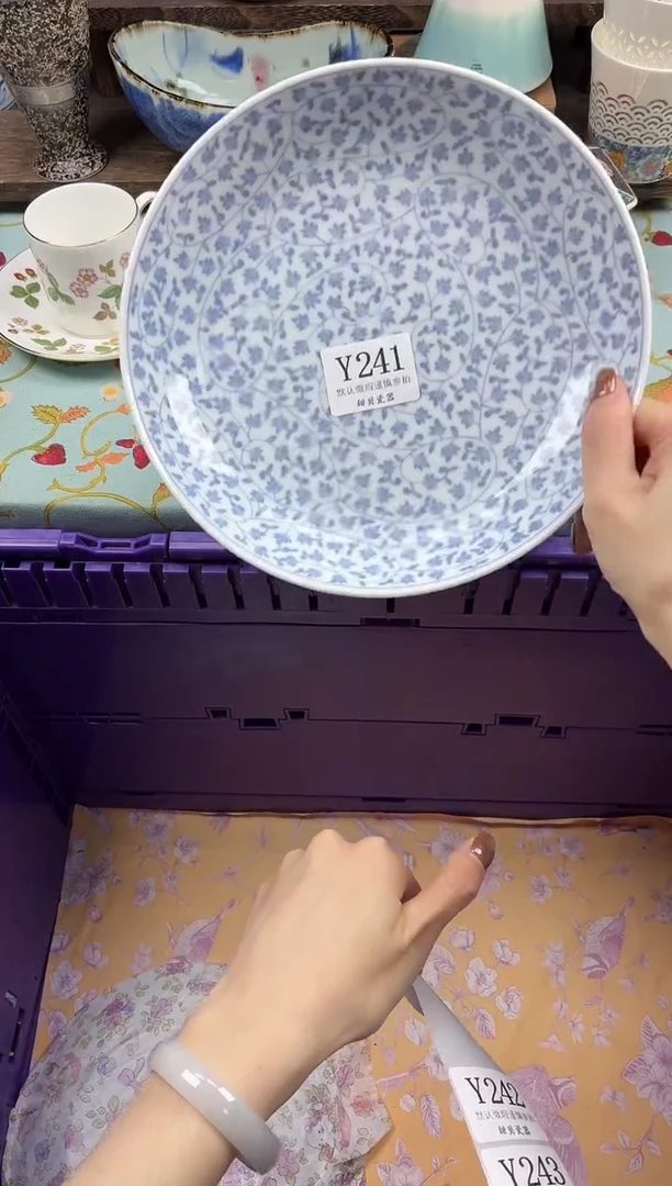 瓷片你****阿                Y241