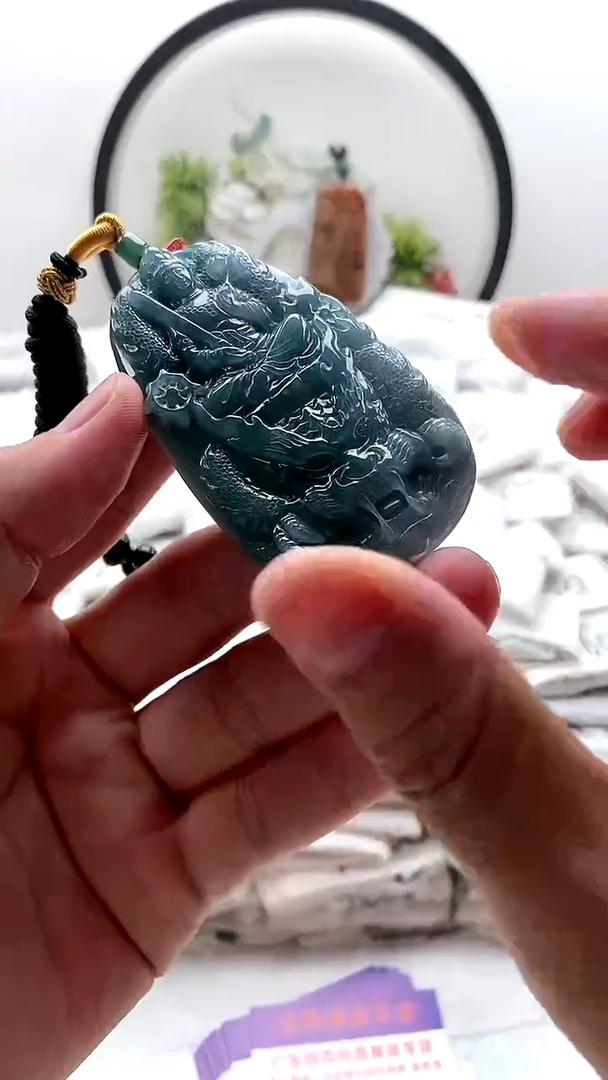 颈饰未镶嵌翡翠虚空藏
