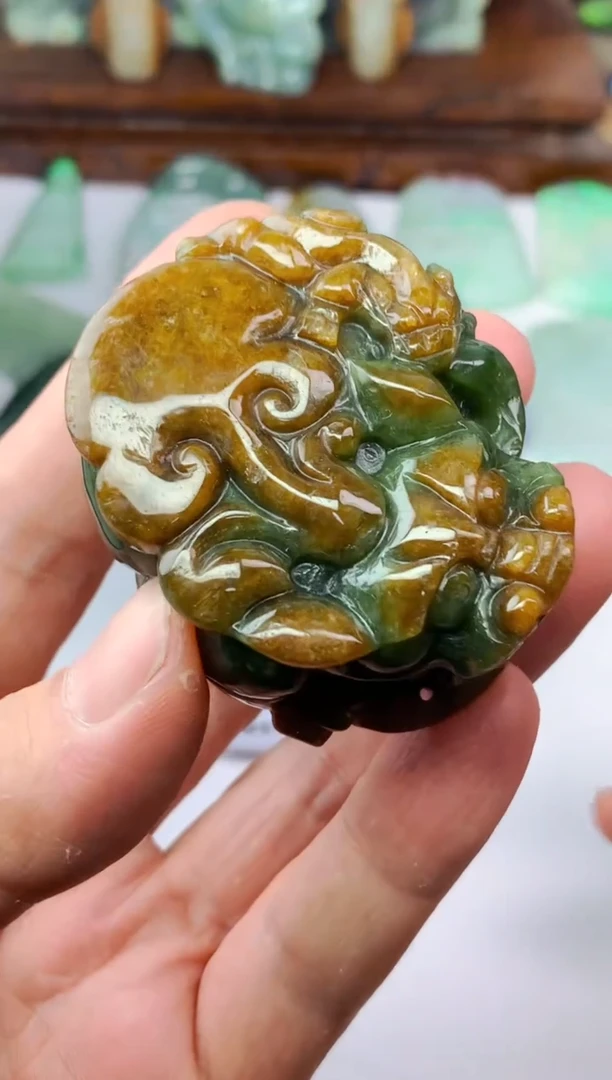 颈饰未镶嵌翡翠貔貅
