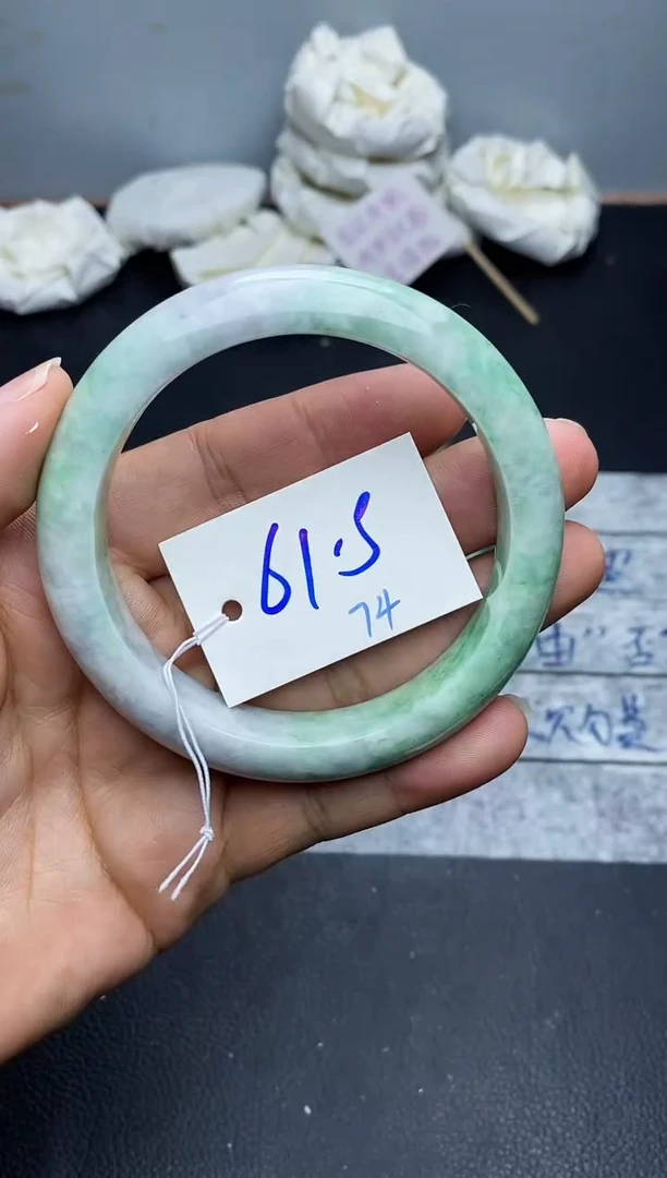 未镶嵌手镯翡翠74