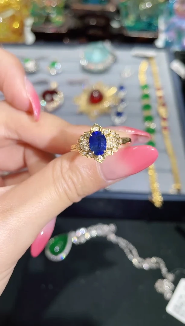 戒指蓝宝石18K金镶嵌戒指