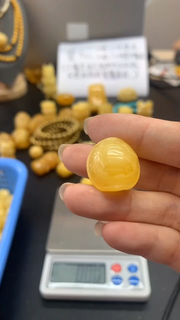 未镶嵌琥珀珠宝奇石1061