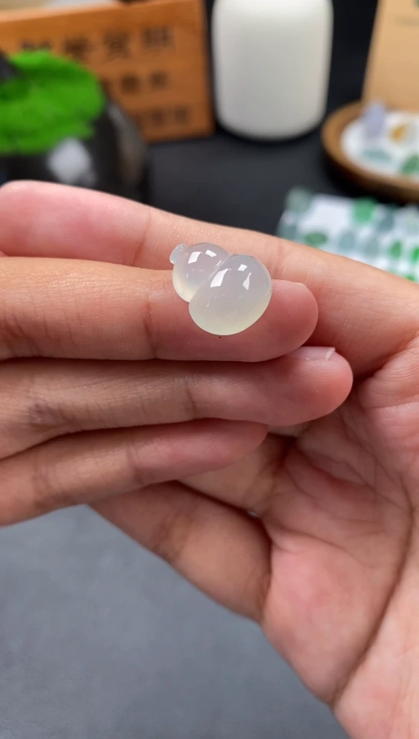 颈饰未镶嵌翡翠翡翠冰种葫芦