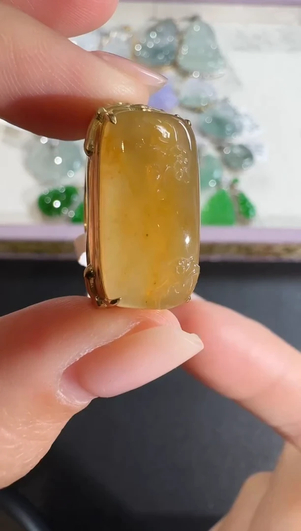 【闪购商品】翡翠吊坠(不含链)18K金镶嵌【新春福利】钻石镶嵌