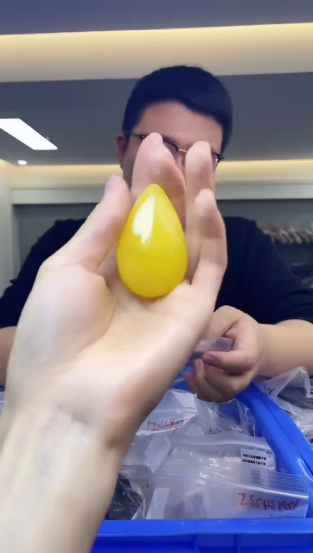 【闪购商品】蜜蜡裸石未镶嵌多样性发一件