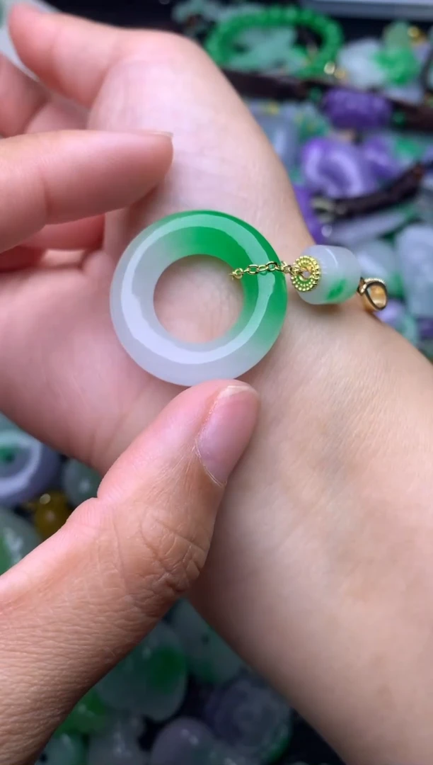 颈饰未镶嵌翡翠缅甸翡翠吊坠