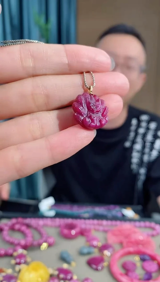 18K金镶嵌吊坠(不含链)红宝石284