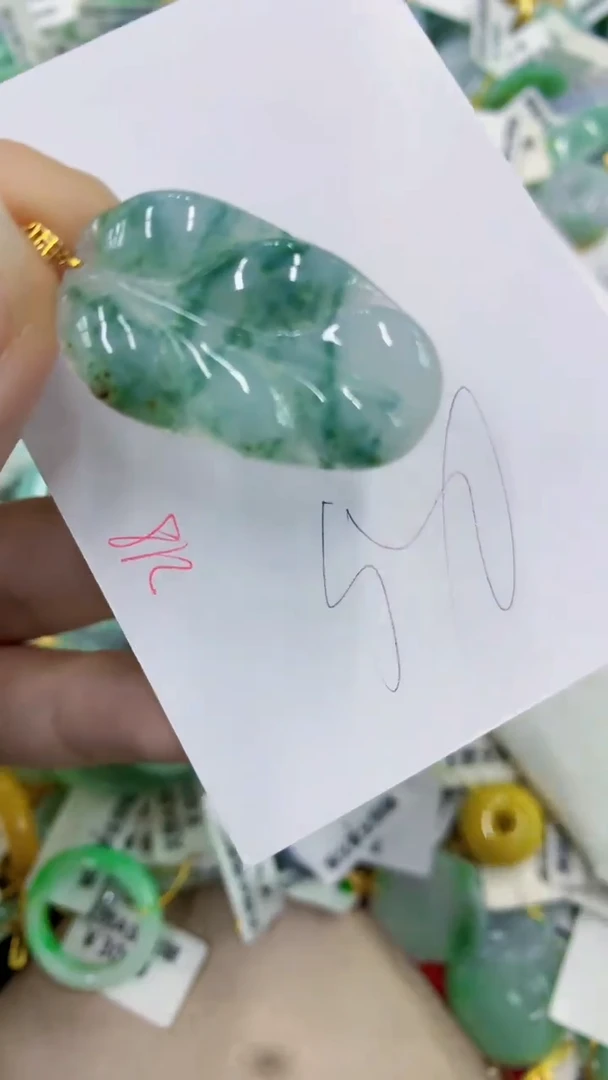 颈饰18K金镶嵌翡翠111111111111