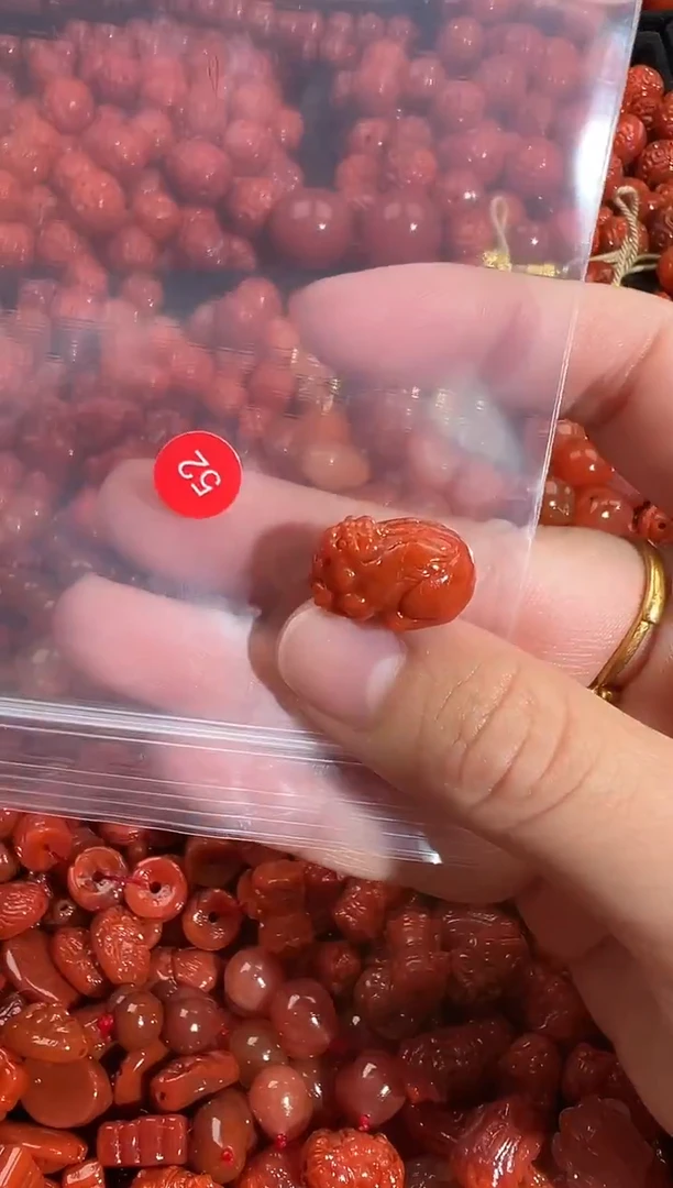 颈饰未镶嵌南红玛瑙1