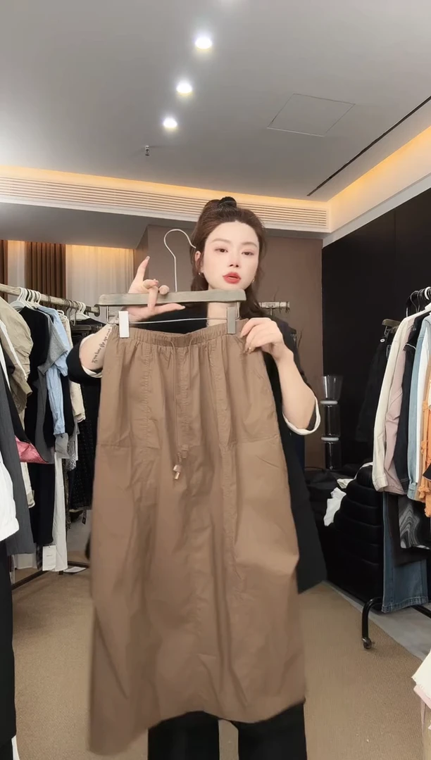 M码工装咖色半身裙