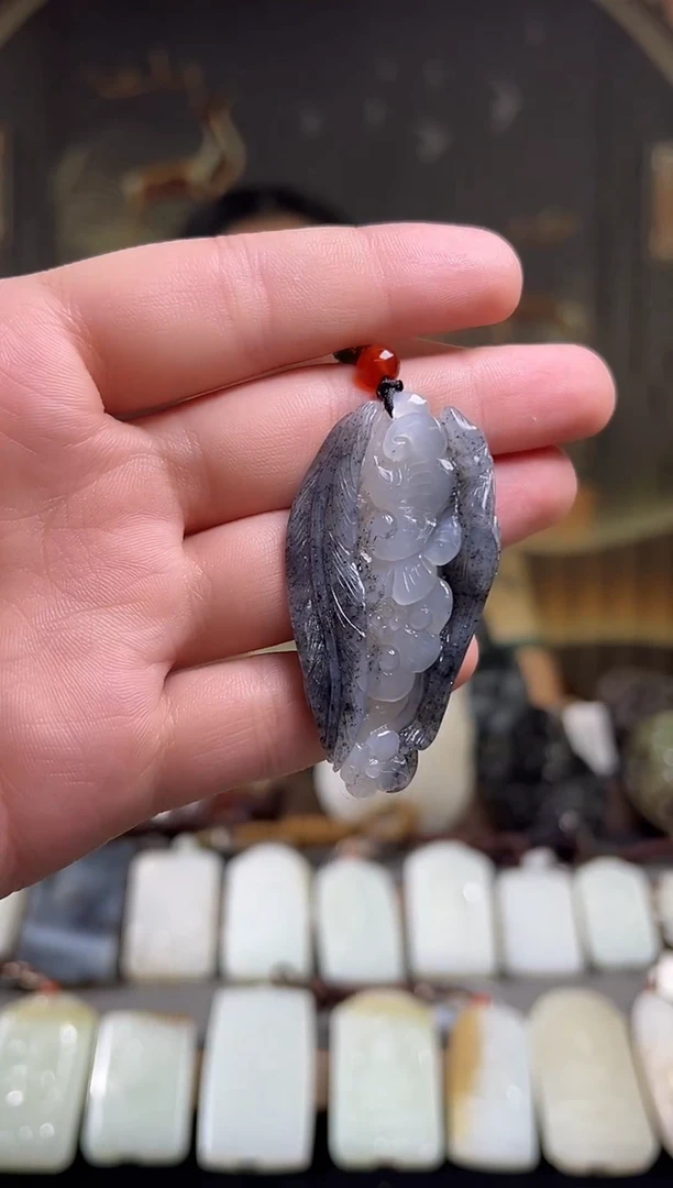 和田玉未镶嵌挂件吊坠