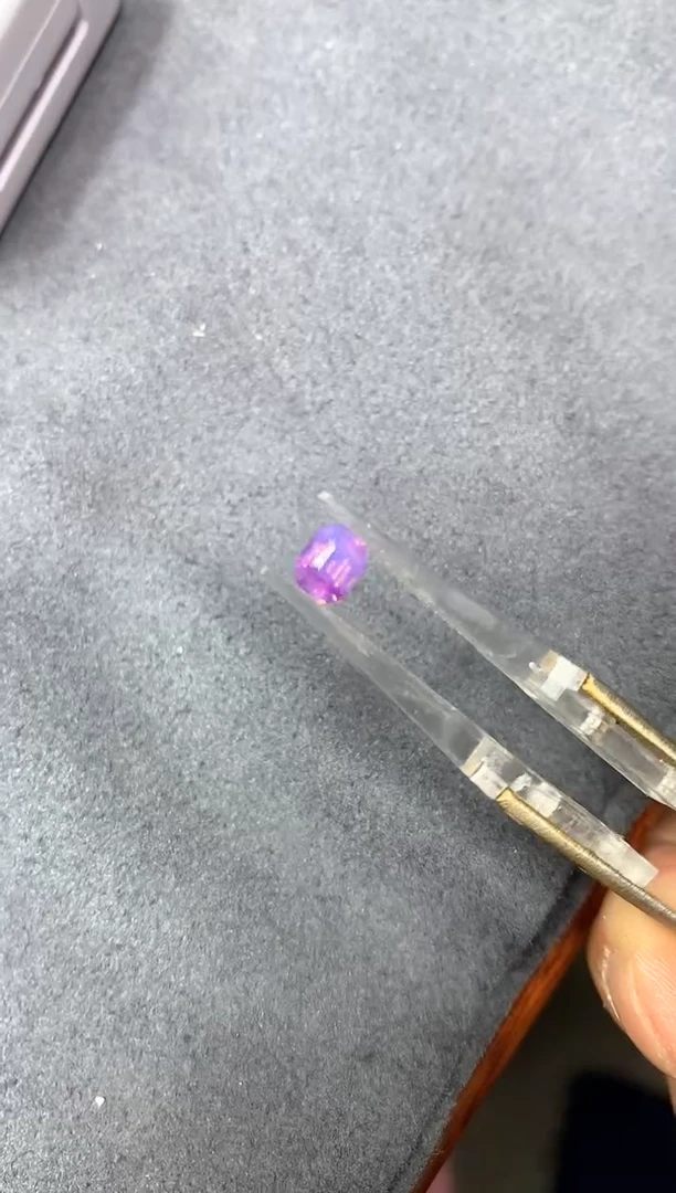 裸石蓝宝石0.77ct AIG0260