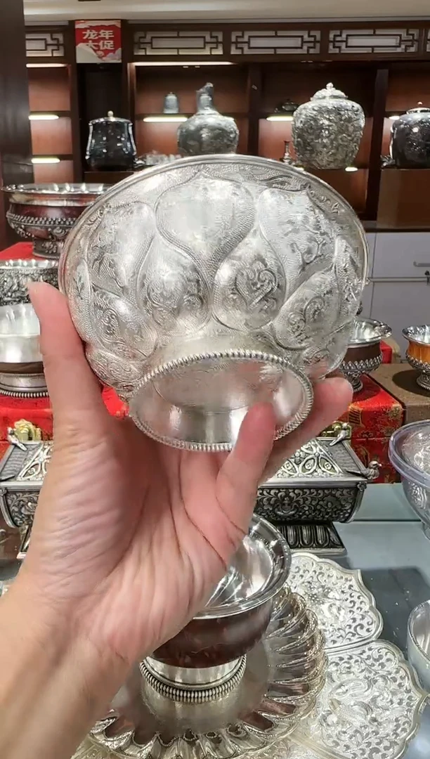 ?****嘉足银手工精工錾刻莲花金瓣碗