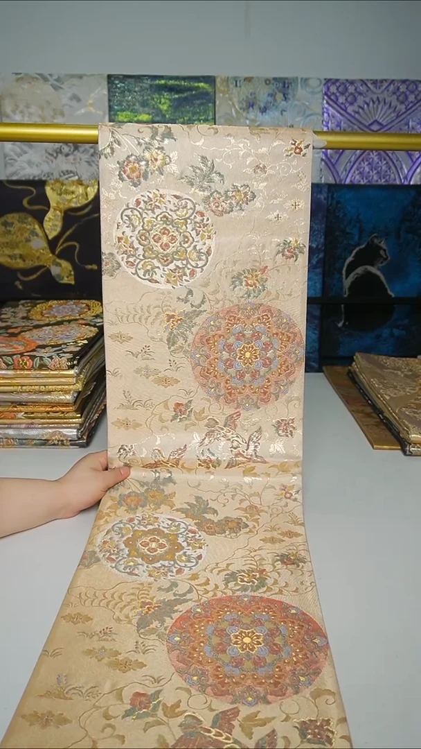 织绣织锦46宝象花。