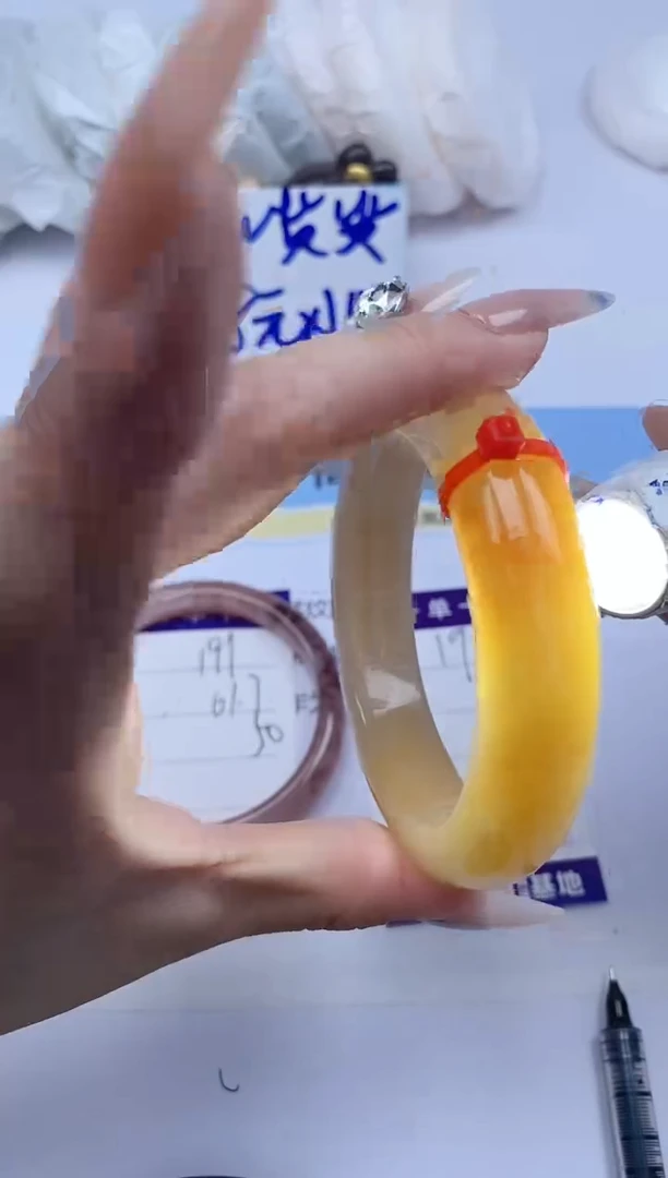 石英质玉手镯未镶嵌192/58.8