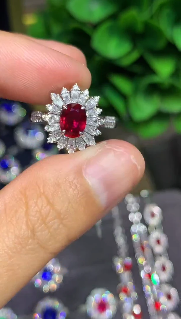 18K金镶嵌戒指红宝石1.04CT