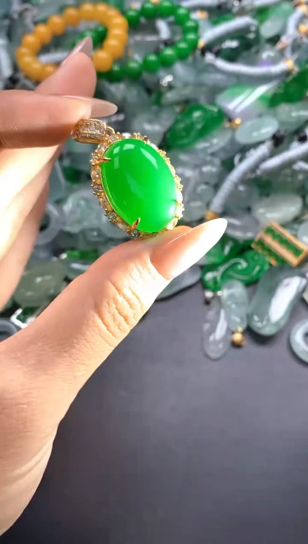 颈饰未镶嵌翡翠(配扣头多样性发其一)164