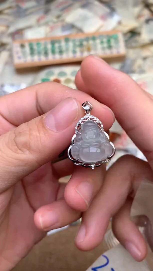 18K金镶嵌挂件翡翠一