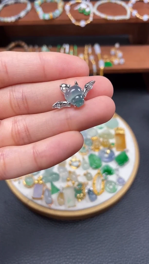 【闪购商品】翡翠吊坠(不含链)18K金镶嵌一个  JK418