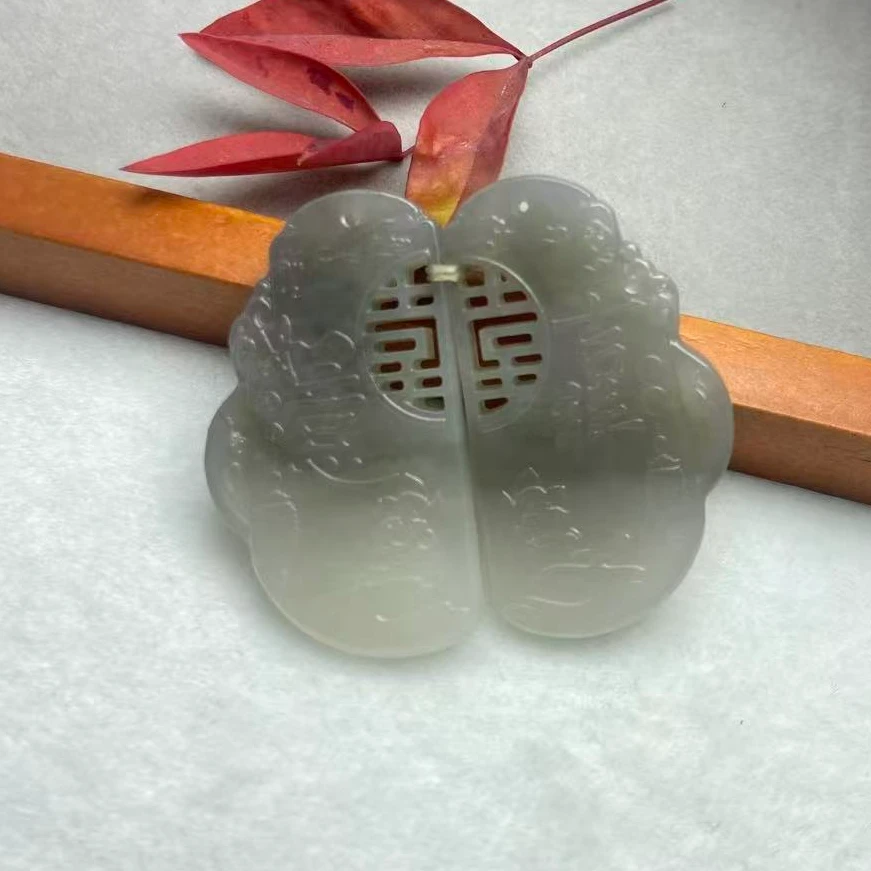 龙凤牌和田玉吊坠D018