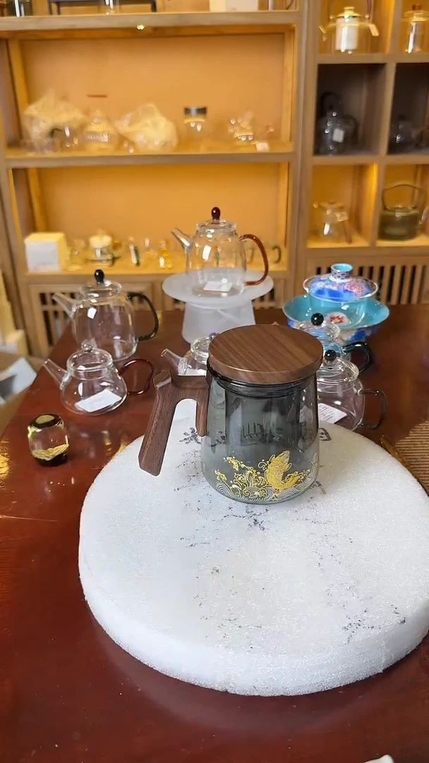 斗客金鱼灰.。。。。。。