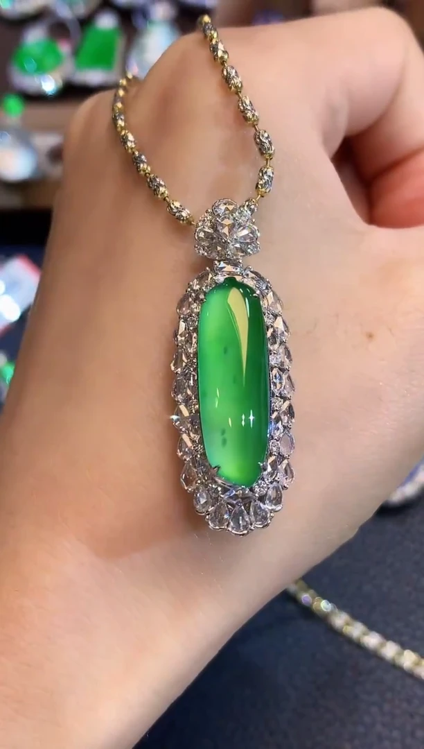 吊坠(不含链)18K金镶嵌翡翠C27