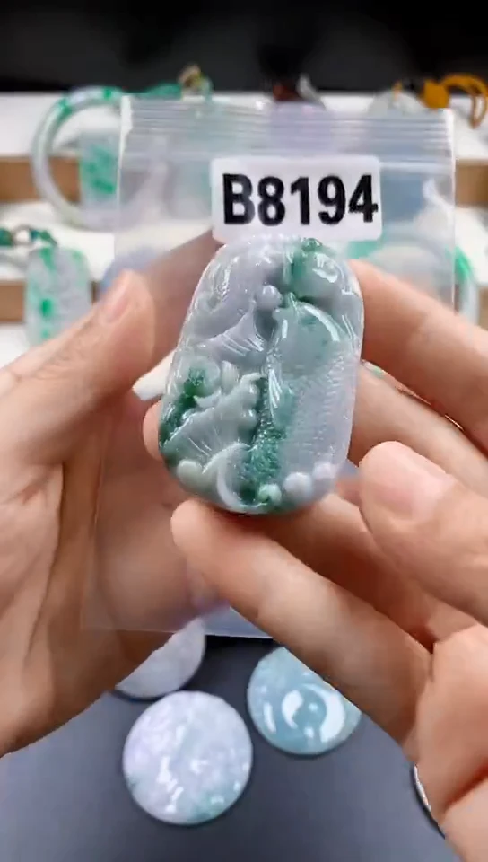 颈饰未镶嵌翡翠天然翡翠吊坠挂件