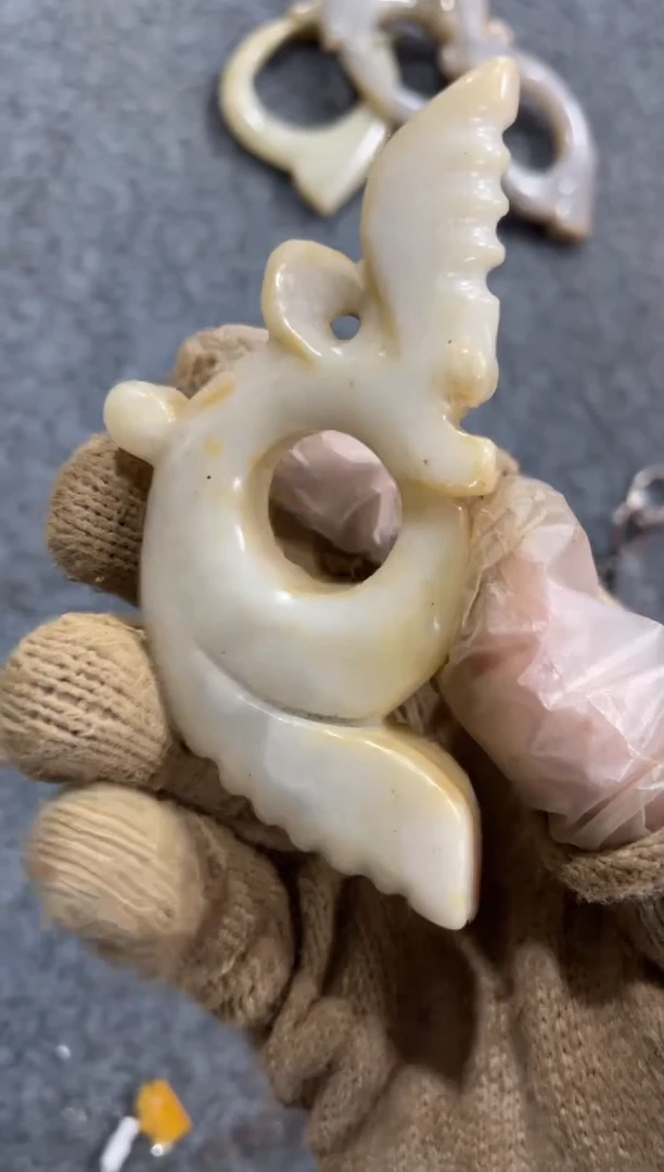 未镶嵌和田玉挂件和田玉未镶嵌挂件