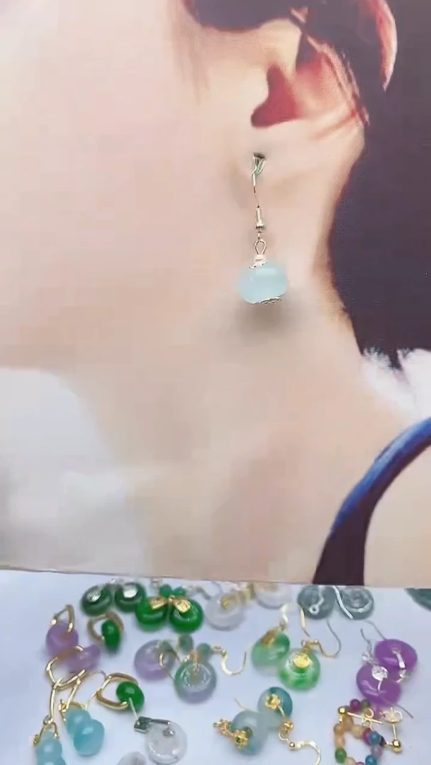 银S925镶嵌石英质玉（天山翠）耳饰628