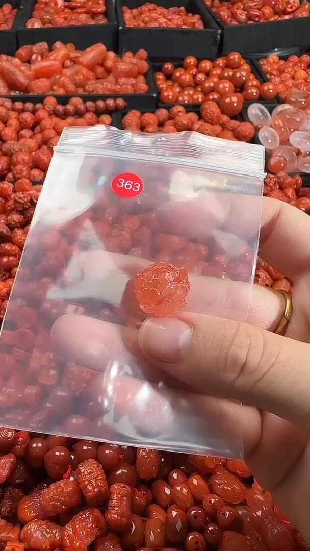 颈饰未镶嵌南红玛瑙1