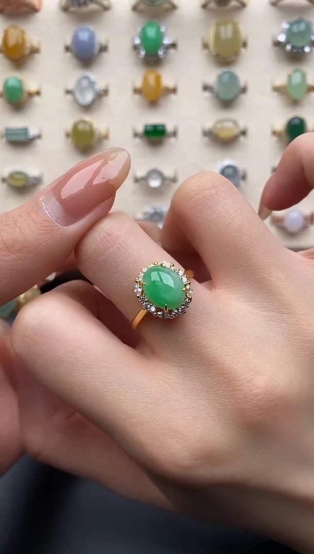 银S925镶嵌戒指翡翠一物一证一礼盒有纹