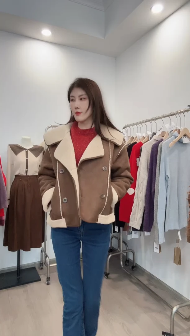 皮毛一体棕色外套