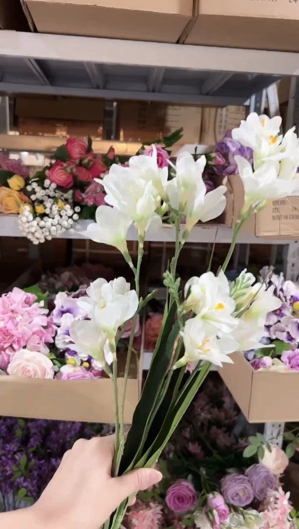 3枝白色手感保湿小苍兰
