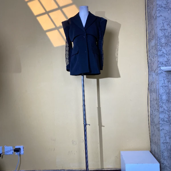 244黑色拼蕾丝西装外套多巴胺潮服女童个性西装模特走秀潮服黑色