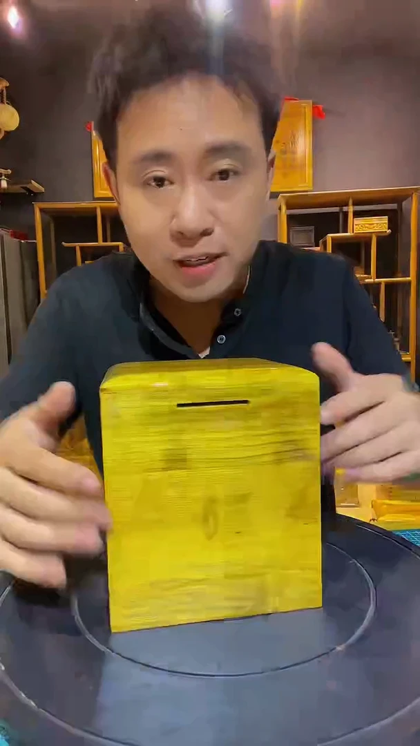 金丝楠木制品箱子