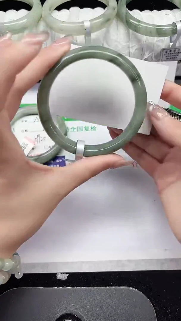 未镶嵌手镯石英质玉251-61/62