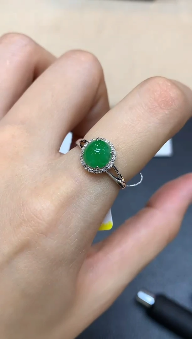 18K金镶嵌戒指翡翠蛋面【无服务费