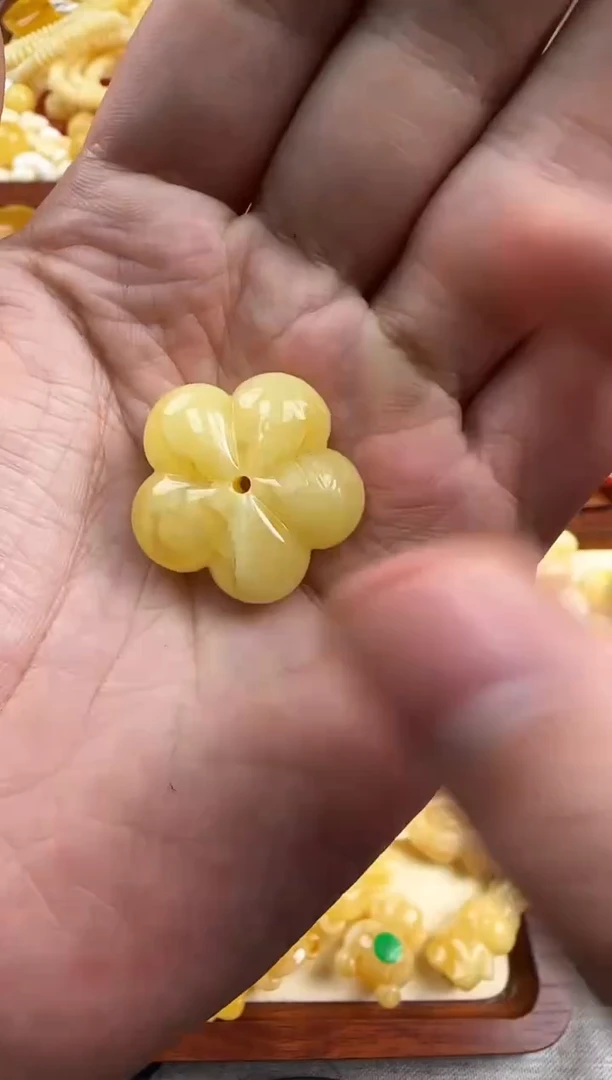 蜜蜡未镶嵌珠宝奇石特价