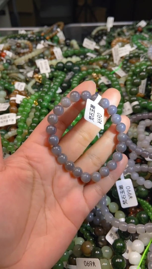 和田玉未镶嵌颈饰1